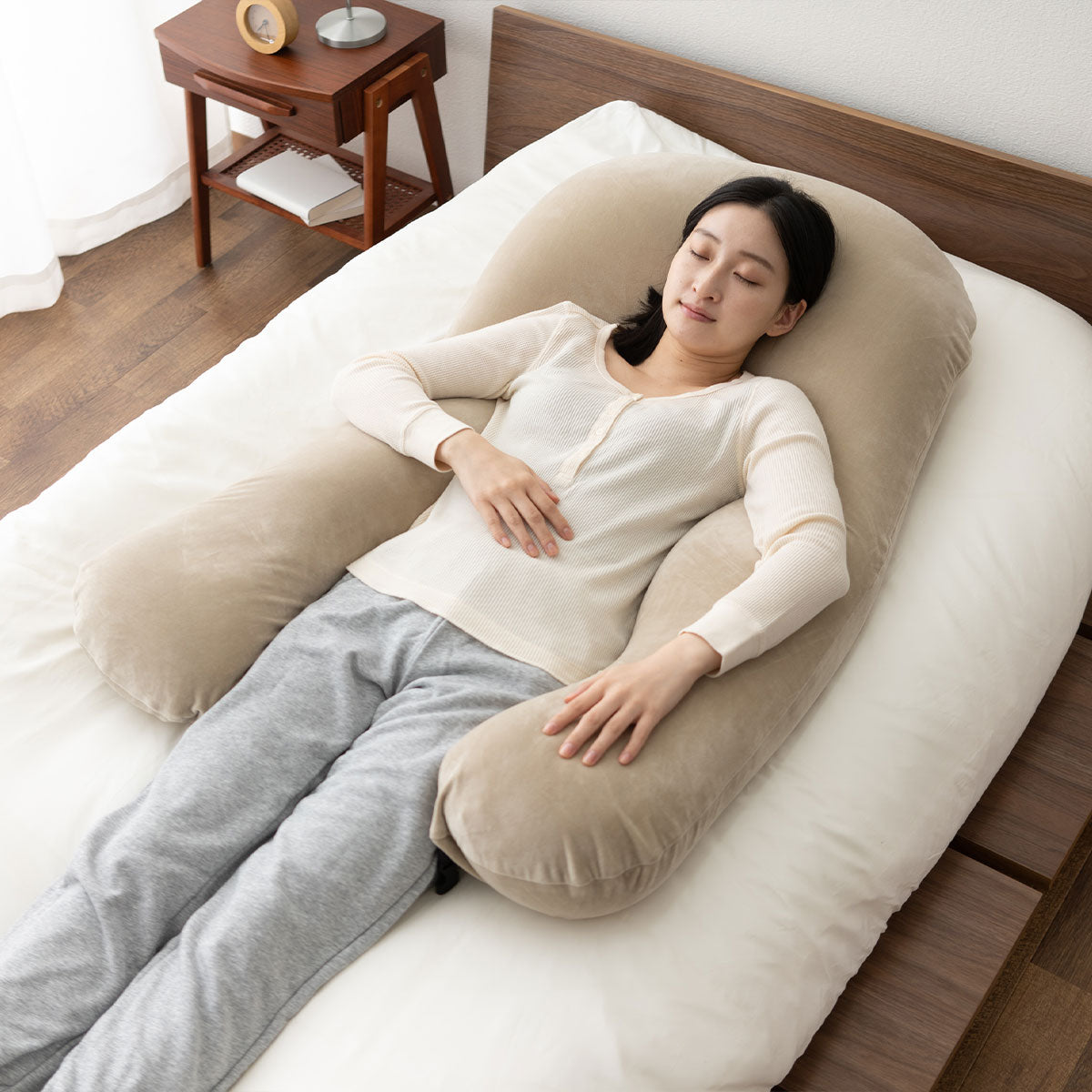 U字ボディピロー 抱き枕 マシュマロ 日本製ビーズ 枕カバー付き 敬老の日 母の日 父の日 出産祝い 誕生日 ギフト プレゼント 実用的