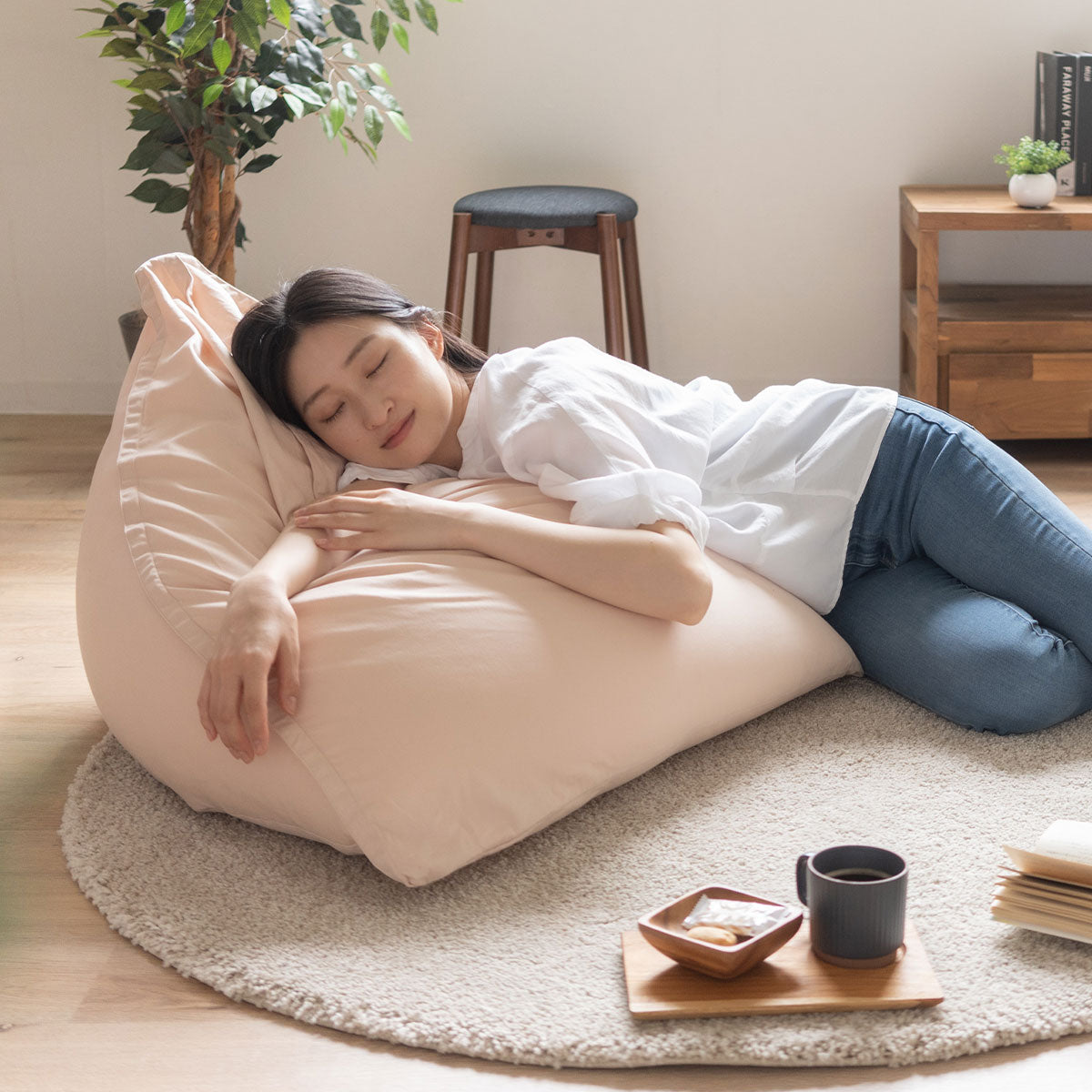 姿勢をしっかり支えるソファ 日本製 1人掛け ビーズクッション ビーズソファ 背もたれ 三角 座椅子