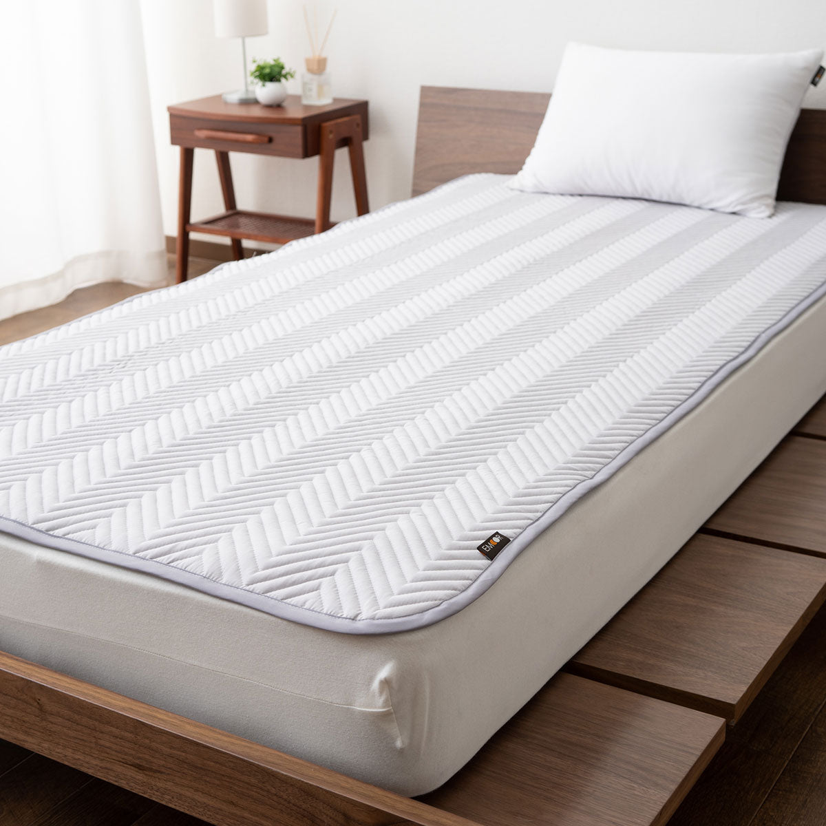ベッドパッド 敷きパッド マットレスカバー 日本製 抗菌 防臭 防ダニ 寝心地改善 洗い替え ズレにくい セミシングルショート対応 フルサイズ ショールーム体験可