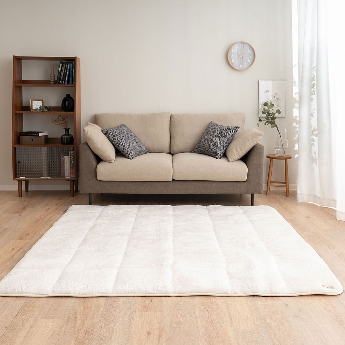 ラグ ラグマット 130×190cm カーペット 絨毯 敷きパッド 極暖 +4℃ 吸湿発熱 あったか 秋 冬 防寒対策 寒さ対策 冷え対策 長方形 約1.5畳 コンパクト