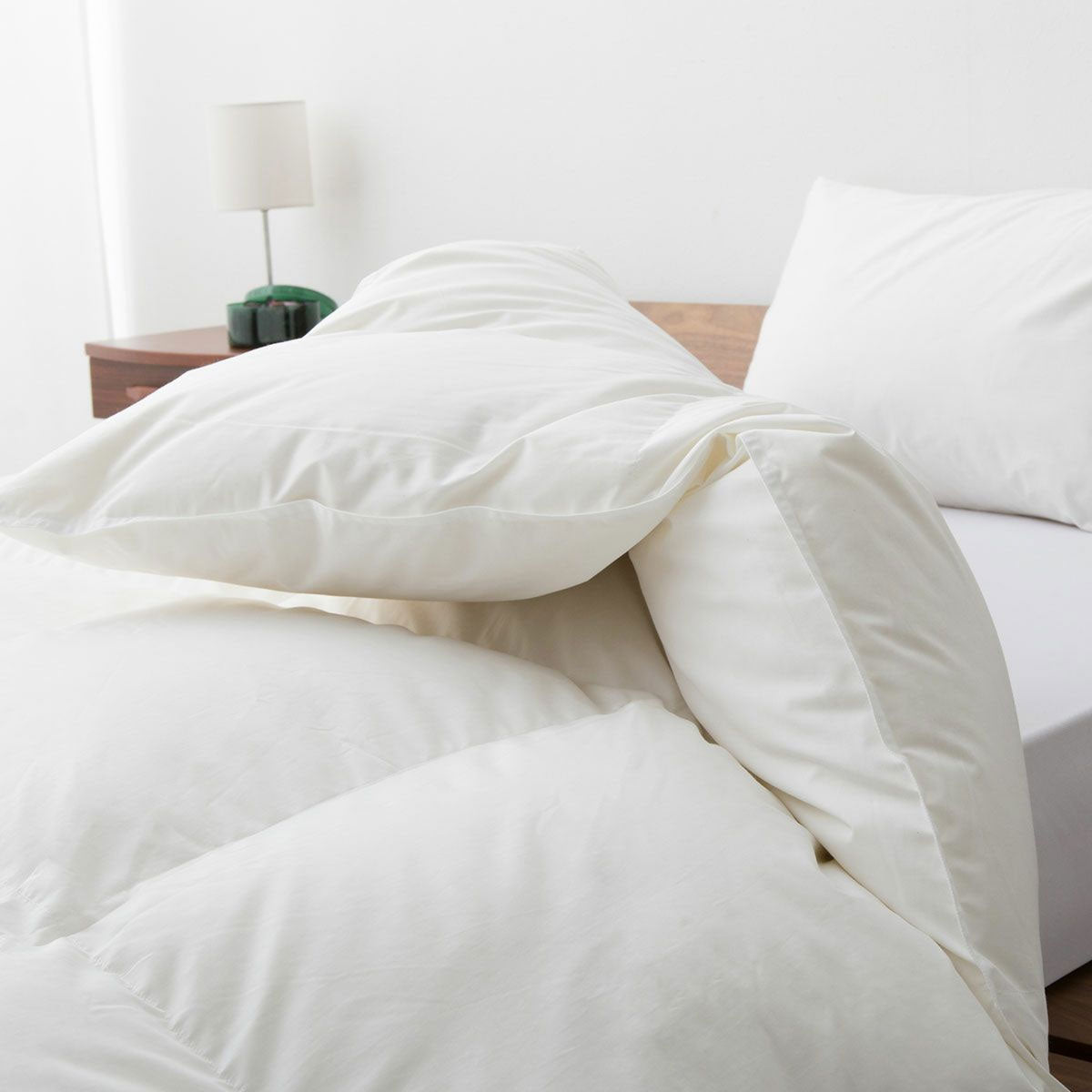 羽毛布団 キング 日本製 ロイヤルゴールドラベル ポーランド産ホワイトダックダウン93% 非圧縮 新合繊生地使用 軽量 収納ケース付き ループ付き