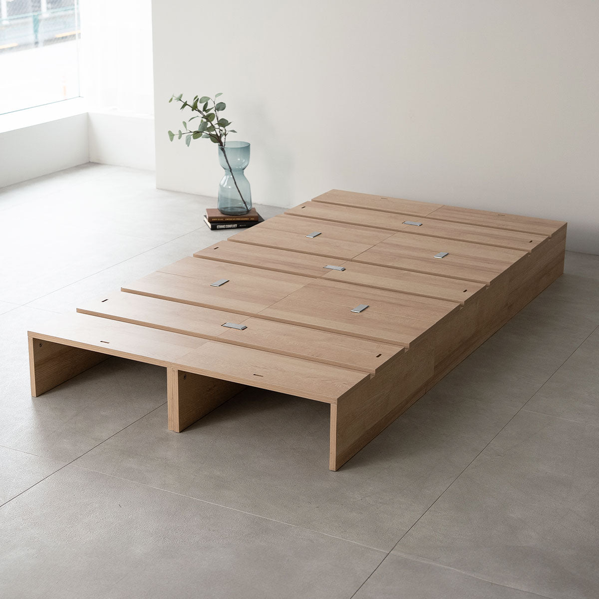 つなげて使える丈夫なステージベッド MODUE パレットベッド ローベッド ベッドフレーム 分割式 連結パーツ付き ロボット掃除機対応 組み換え自由 ジョイント 木製 軽量 耐久性 通気性 ベッド下収納 収納家具 シングルサイズ モデュ―