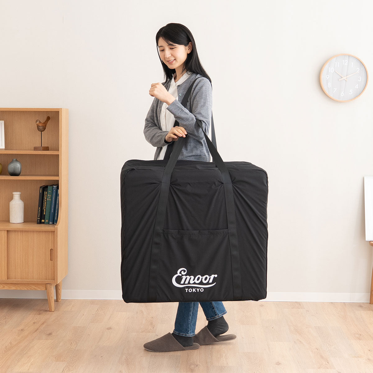 ごろ寝マットレス専用 収納バッグ 収納ケース 幅65cm 幅80cm コンパクトマットレス 3つ折りマットレス 三つ折りマットレス 折りたたみマットレス 持ち手付き ポータブル 外泊 遠征 出張 キャンプ 車中泊 避難 セミシングルショート コンパクトショート