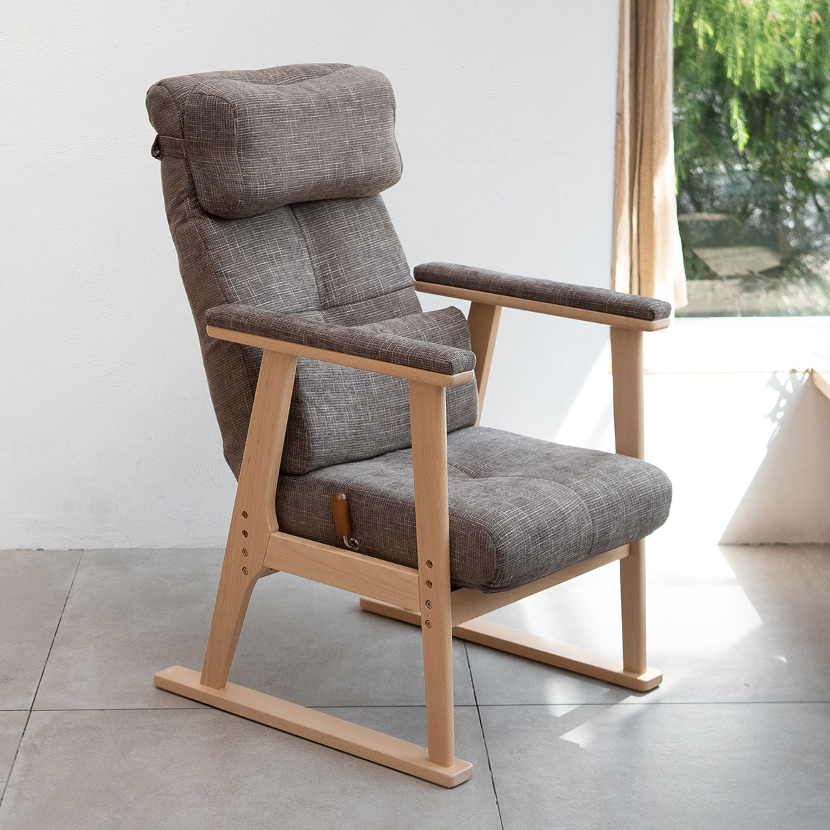 【有吉くんの正直さんぽで絶賛】背もたれにこだわった高座椅子 「あかり」 リクライニングチェア 可動式クッション 高さ調節可 無段階リクライニング ショールーム体験可 完成品