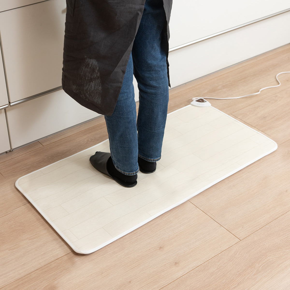 ホットキッチンマット 90×45cm 日本製 防水 抗菌 防カビ 滑り止め付き 暖房器具