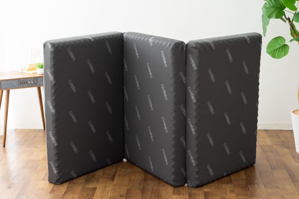 マットレスの干し方｜重さと形状別に頻度・時間・手順を紹介