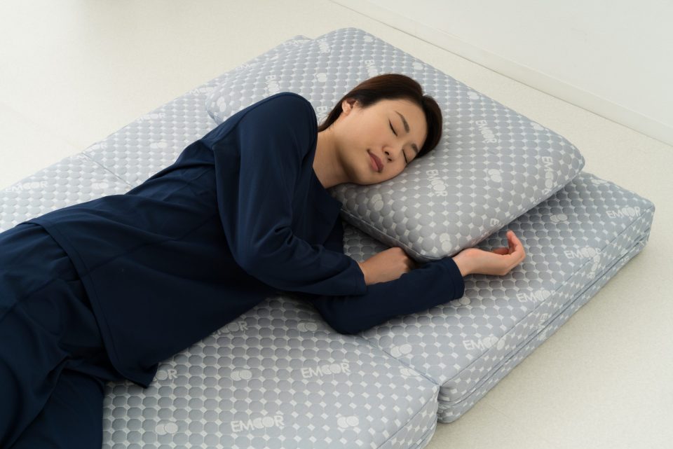 フローリングにマットレス直置きはNG？理由や対策、直置き可能な商品も紹介