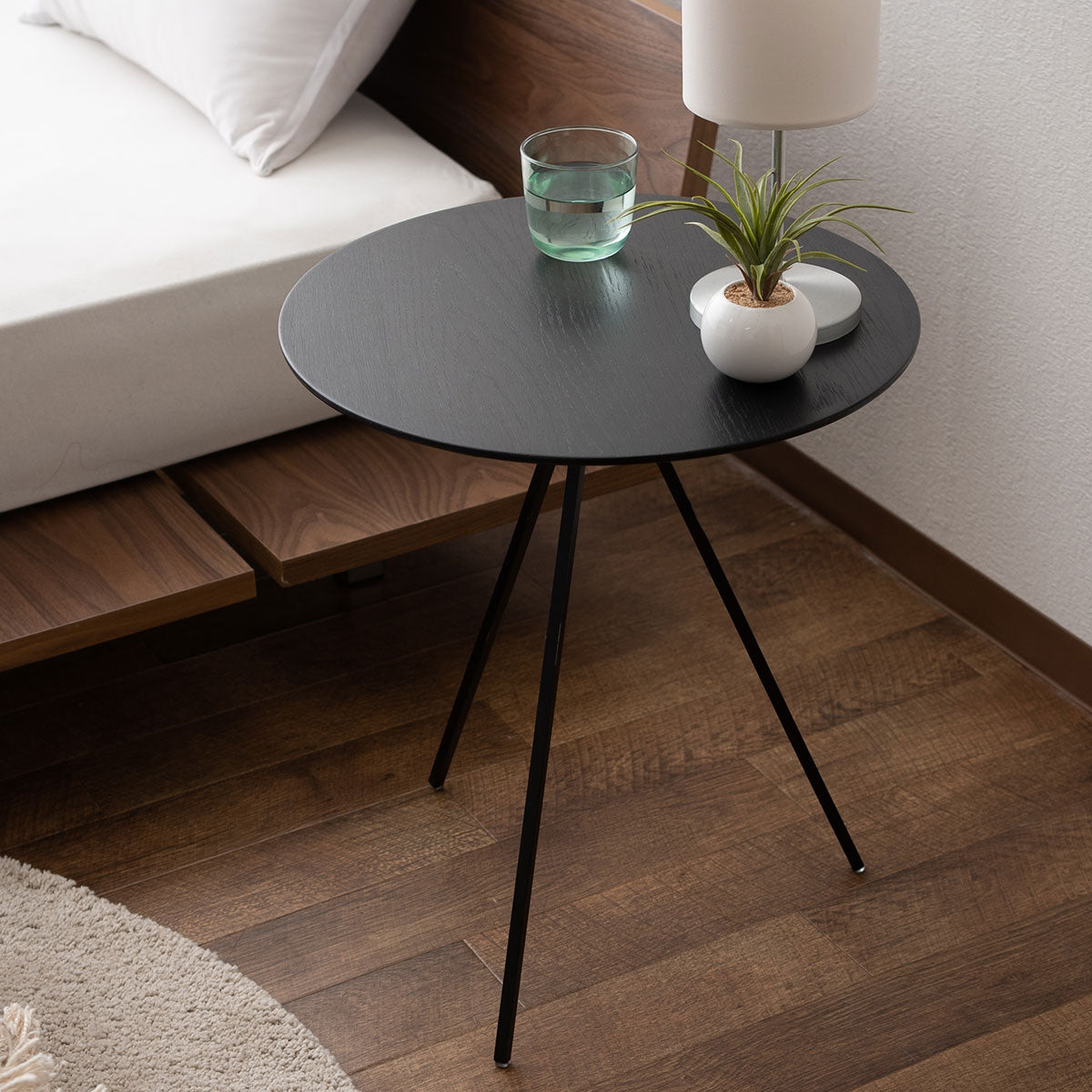 トリポッド サイドテーブル 直径45cm 円形 木製 ナイトテーブル エンドテーブル センターテーブル ローテーブル ミニテーブル 丸型 天然木 スチール脚 ベッドサイド ソファサイド デスクサイド 廊下 玄関