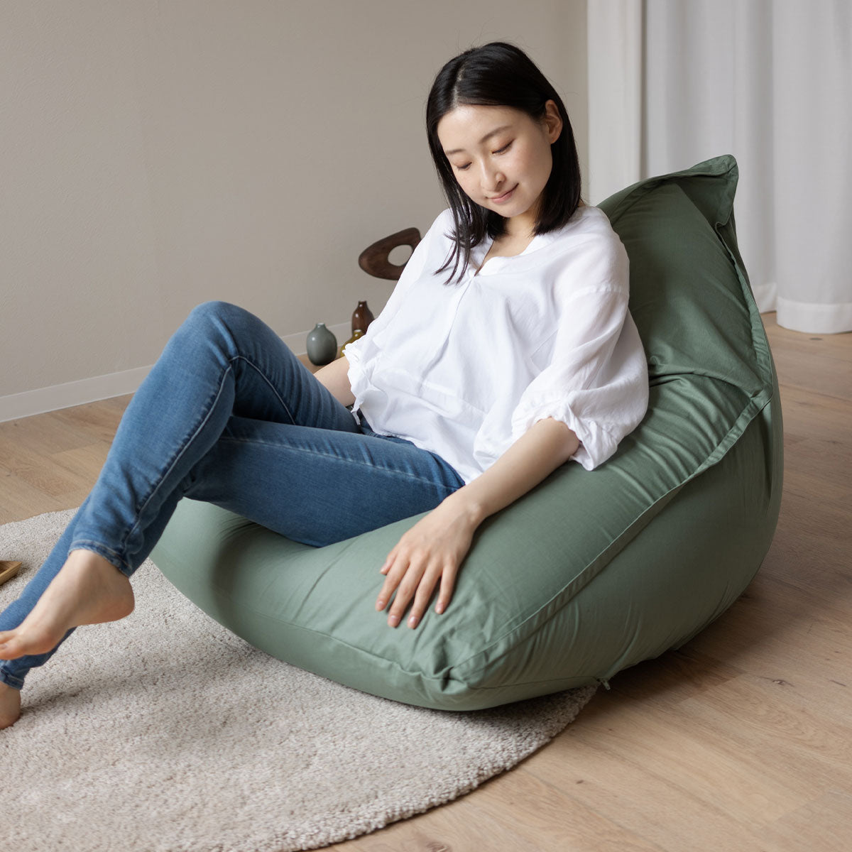 姿勢をしっかり支えるソファ 日本製 1人掛け ビーズクッション ビーズソファ 背もたれ 三角 座椅子