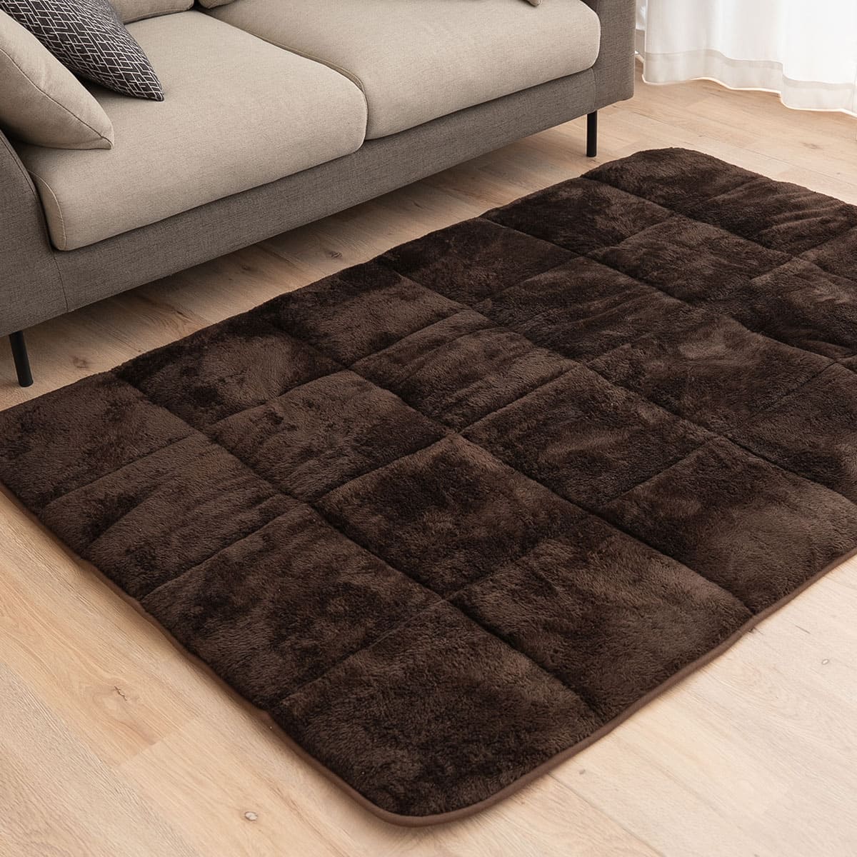 ラグ ラグマット 130×190cm カーペット 絨毯 敷きパッド 極暖 +4℃ 吸湿発熱 あったか 秋 冬 防寒対策 寒さ対策 冷え対策 長方形 約1.5畳 コンパクト