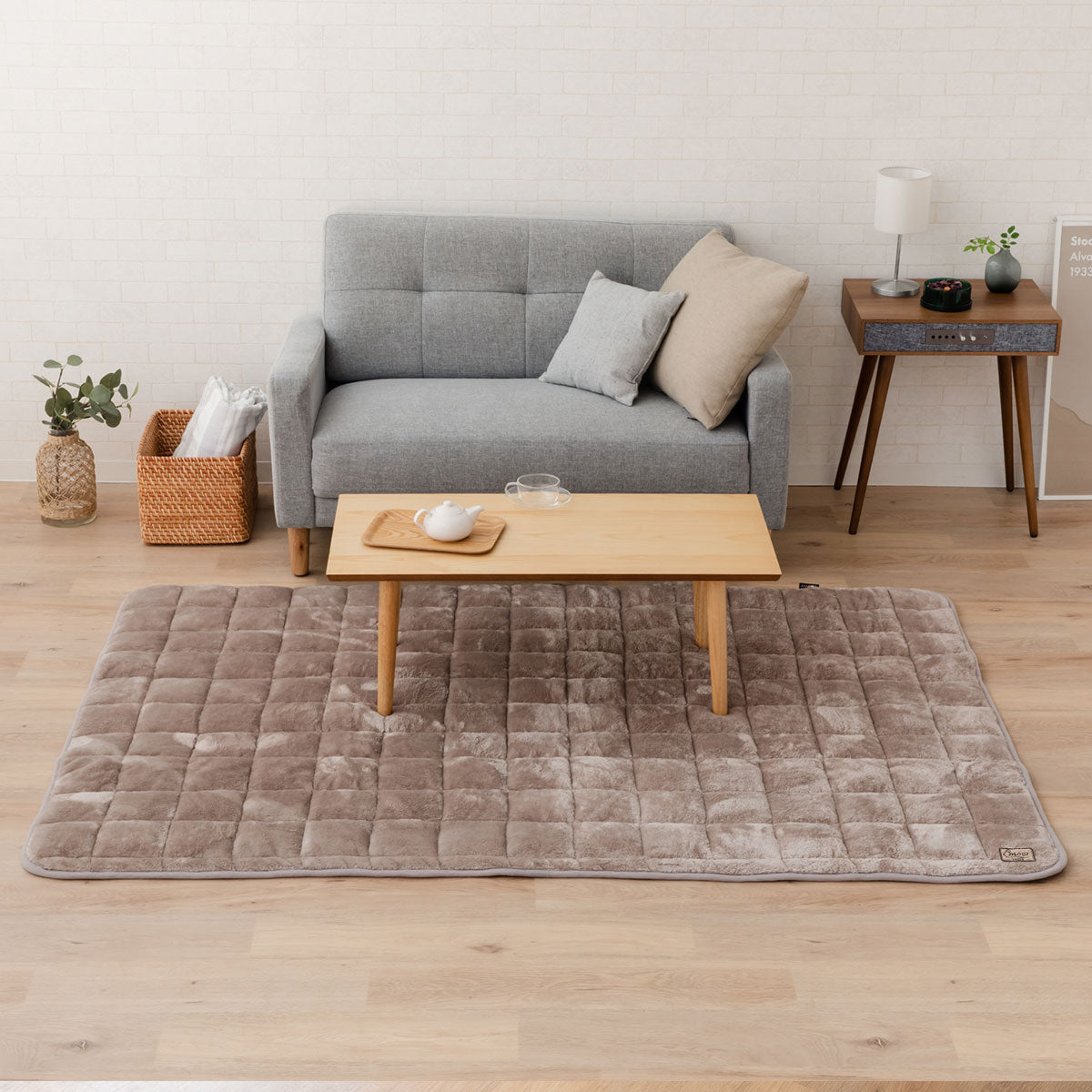 ラグ ラグマット 130×190cm カーペット 絨毯 敷きパッド 極暖 +4℃ 吸湿発熱 あったか 秋 冬 防寒対策 寒さ対策 冷え対策 長方形 約1.5畳 コンパクト