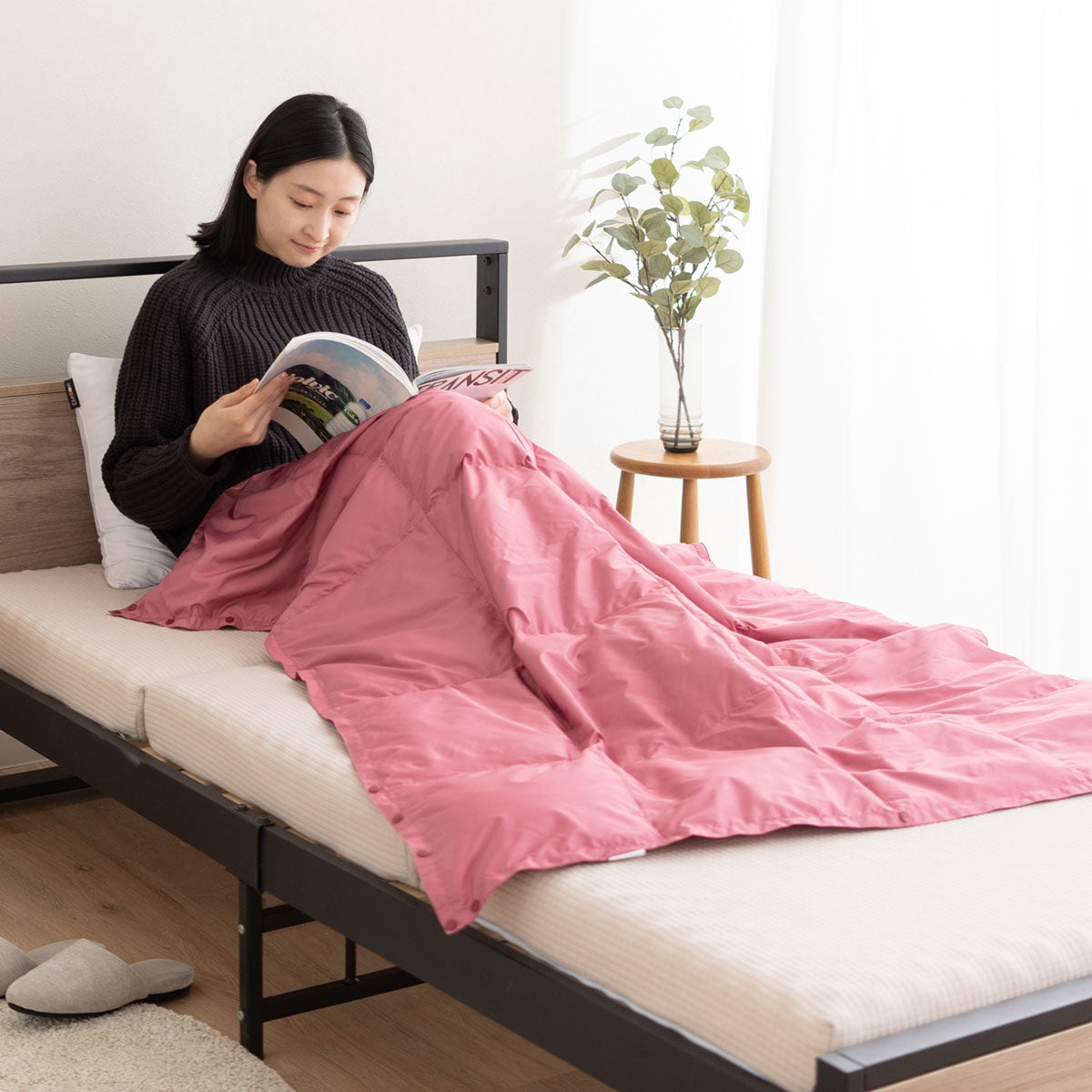 ポケッタブル ハーフケット ポンチョ ひざ掛け クッション 洗濯機丸洗いOK 軽量 発熱 あったか 羽毛 ダウン ギフト プレゼント