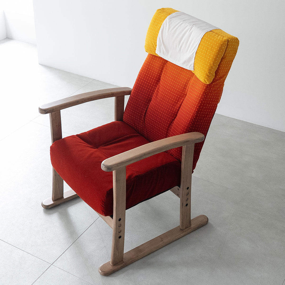 JR東日本コラボ 山形新幹線 E8系 ポケットコイル 高座椅子 普通席デザイン グリーン席デザイン 無段階リクライニング 肘付き 座面高調節可 チェア