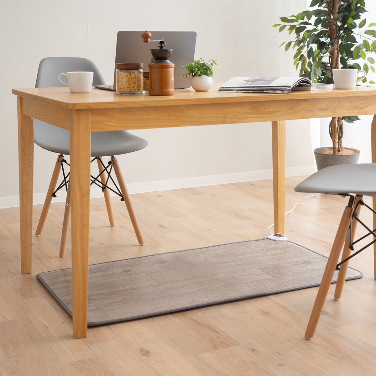 ホットテーブルマット 110×60cm 日本製 防水 抗菌 防カビ 滑り止め付き 暖房器具