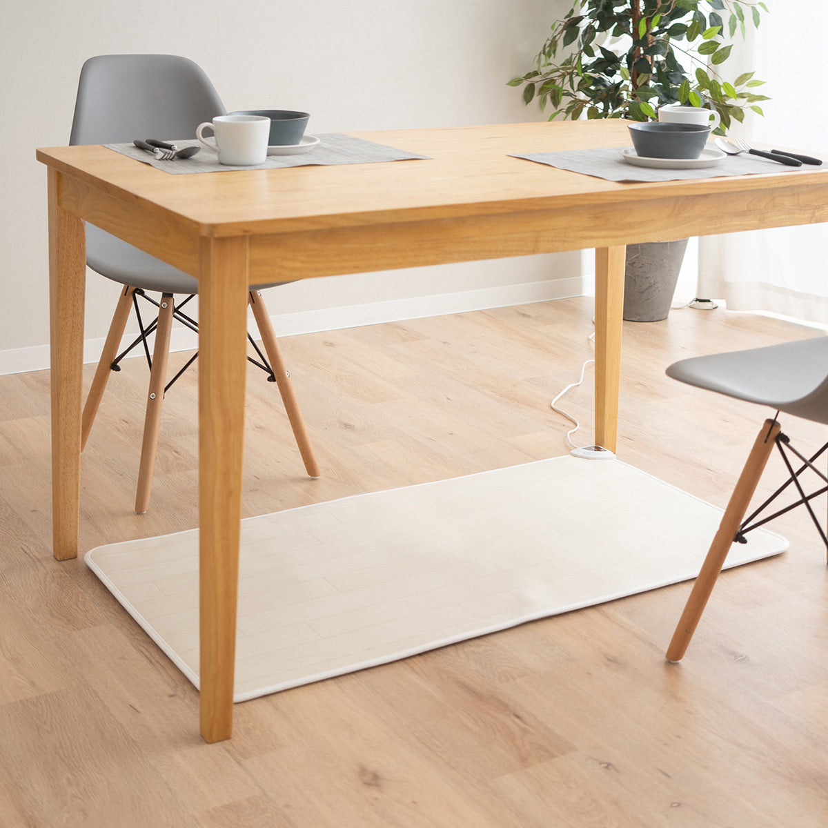 ホットテーブルマット 110×60cm 日本製 防水 抗菌 防カビ 滑り止め付き 暖房器具