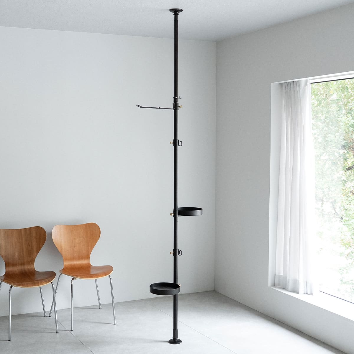 天井突っ張り式 突っ張り収納 突っ張りラック 高さ217～268cm スリム 玄関 リビング 賃貸 ハンガーラック ポールラック ポールハンガー コートハンガー 飾り棚 つっぱり ディスプレイ 工事不要